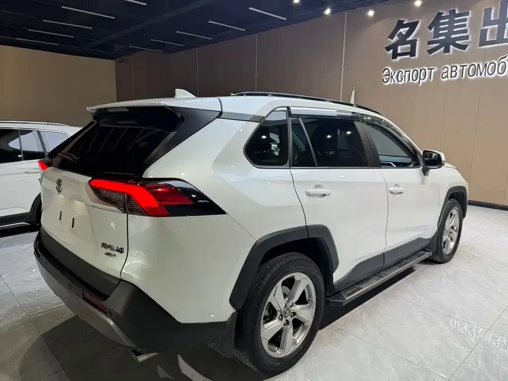 Toyota RAV4 2021 из CN, фото 4