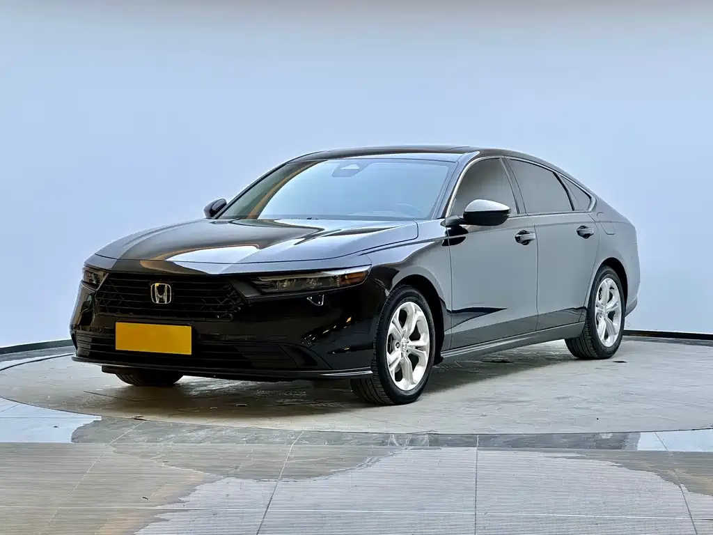 Honda Accord — фото 1