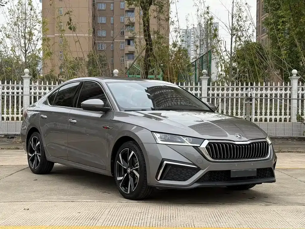 Skoda Octavia — фото 2