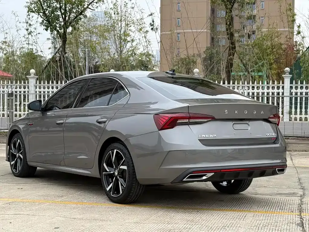 Skoda Octavia — фото 5