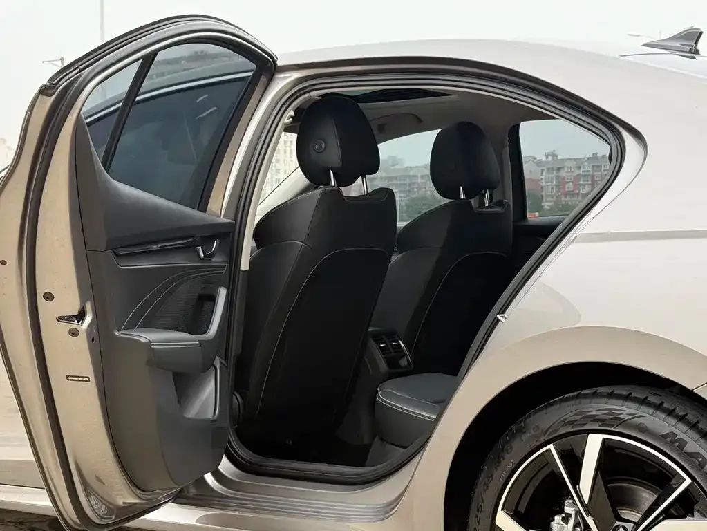 Skoda Octavia — фото 8