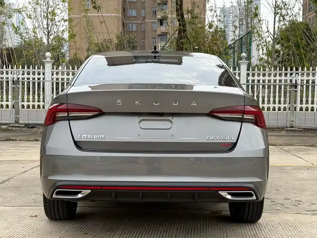 Skoda Octavia — фото 9
