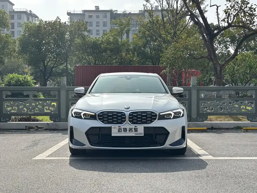 BMW 3 Series 2024 из CN, фото 2