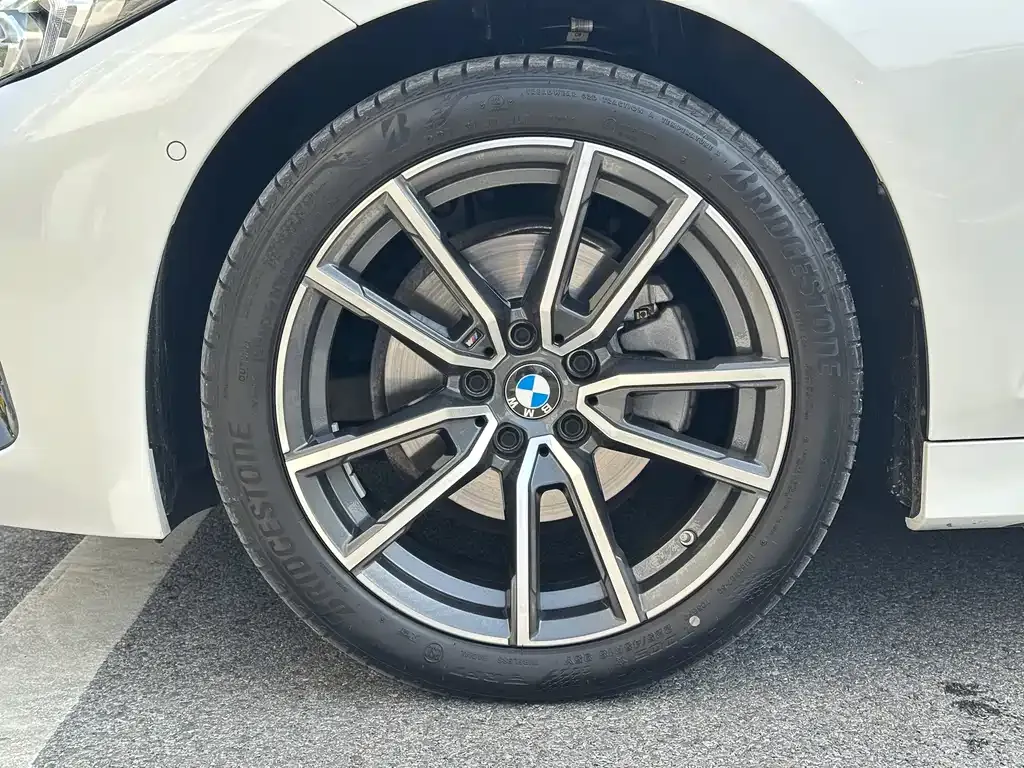 BMW 3 Series 2024 из CN, фото 7