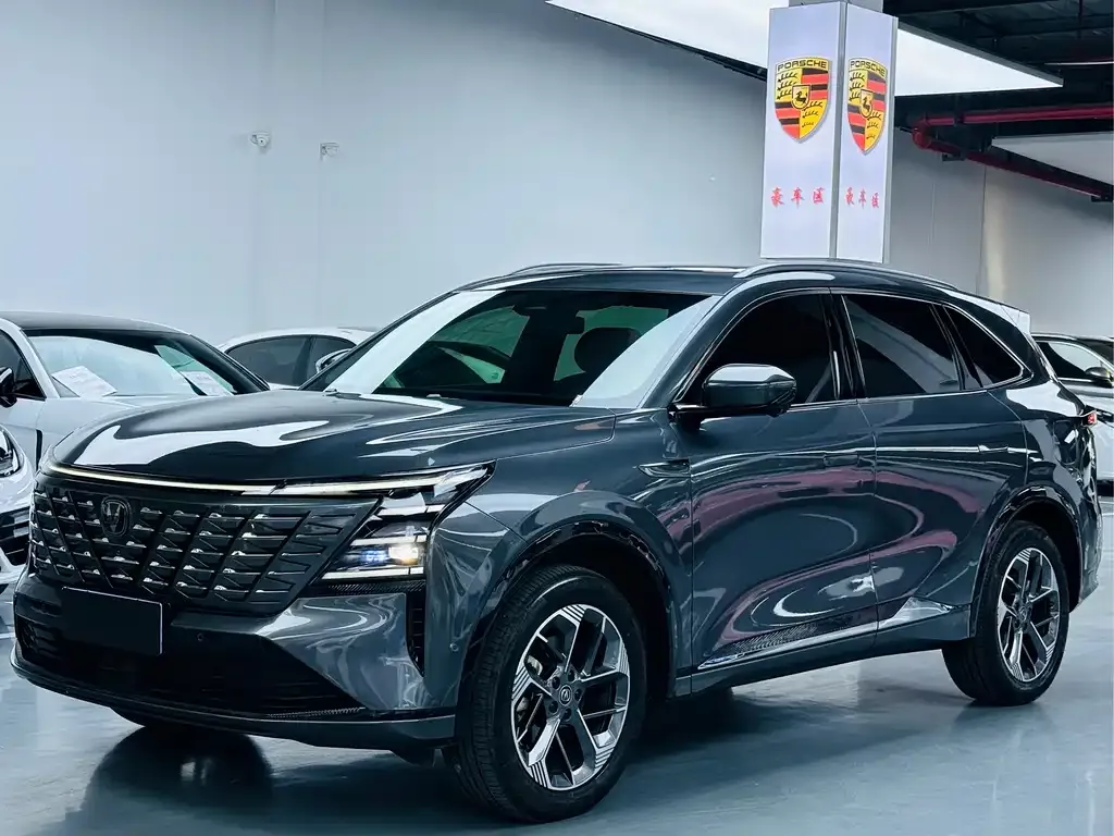Changan CS75PLUS — фото 1