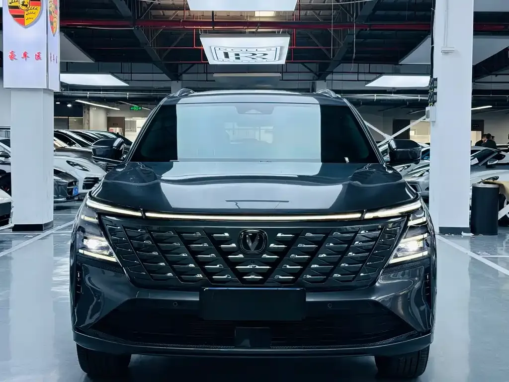 Changan CS75PLUS — фото 2
