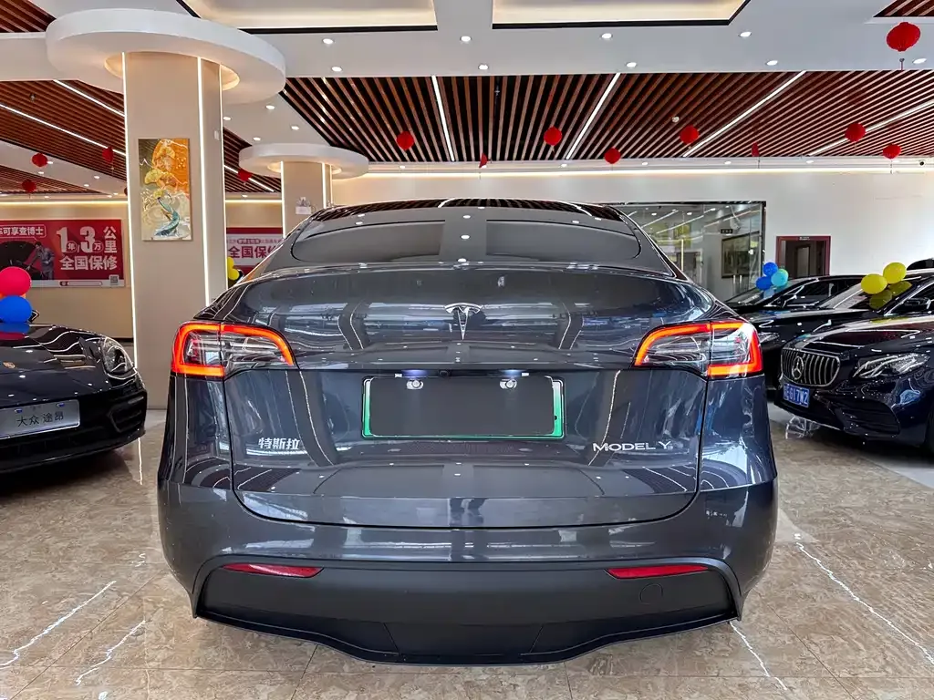 Tesla Model Y 2024 из CN, фото 5