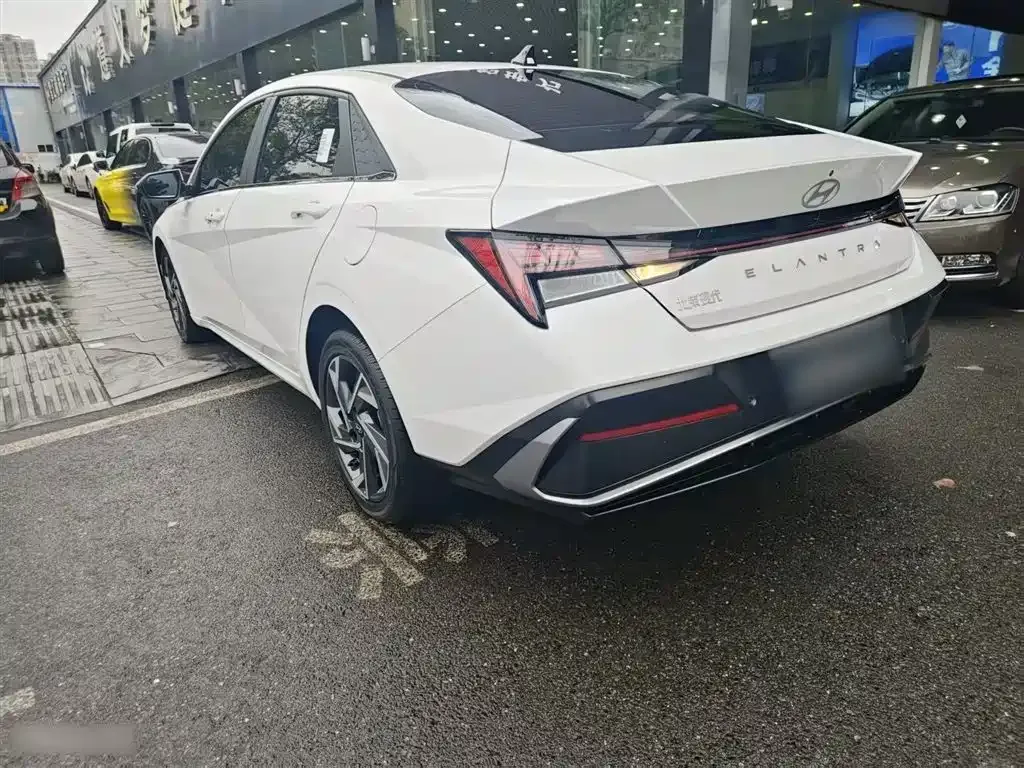 Hyundai Elantra 2024 из CN, фото 10