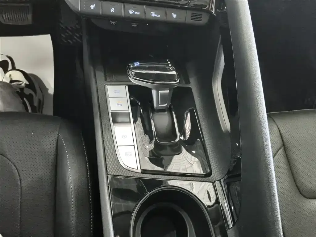 Hyundai Elantra 2024 из CN, фото 9