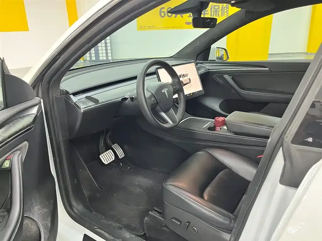 Tesla Model Y — фото 6