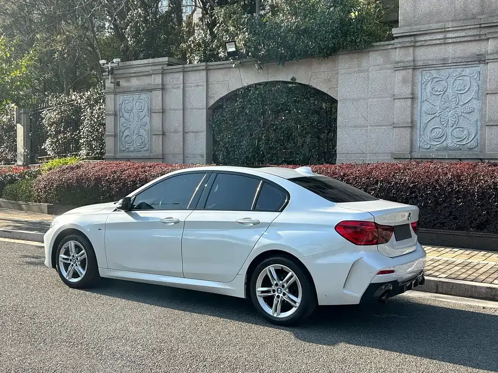 BMW 1 Series 2021 из CN, фото 4