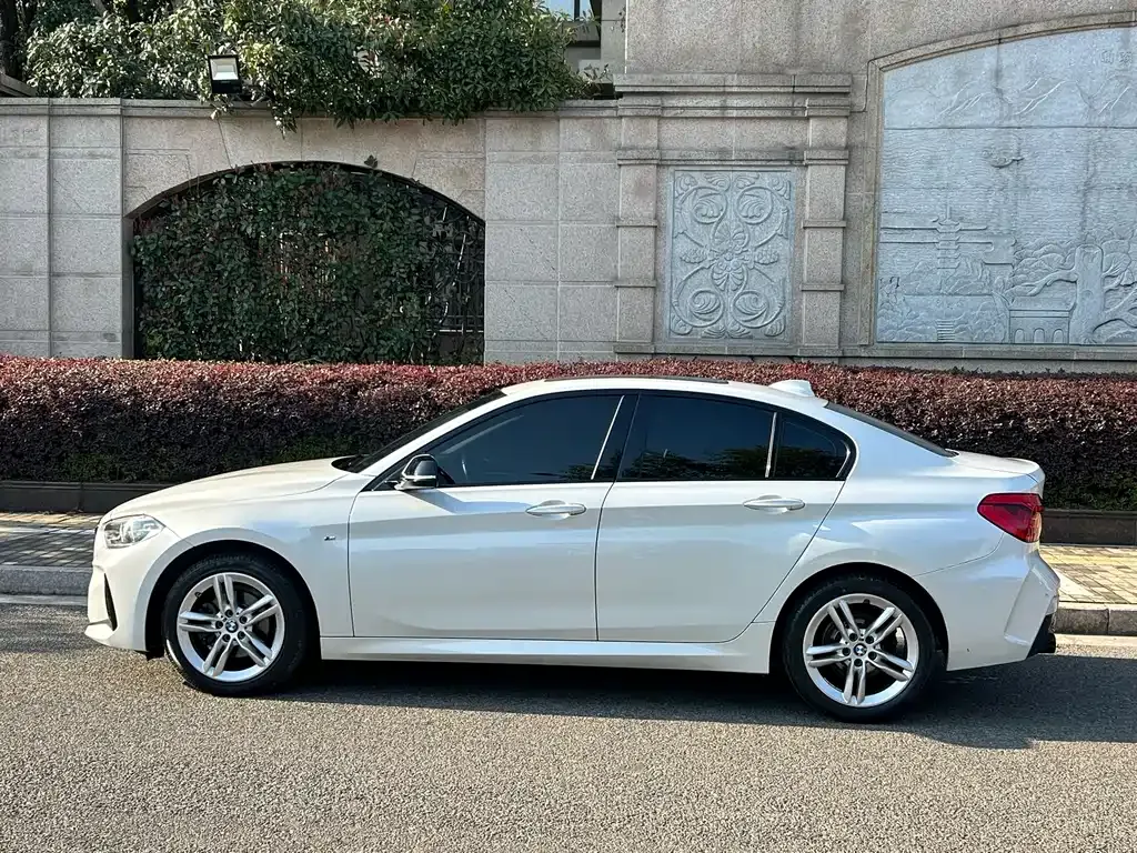BMW 1 Series 2021 из CN, фото 5