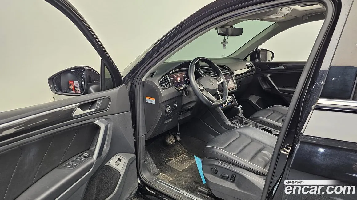 Volkswagen Tiguan — фото 10