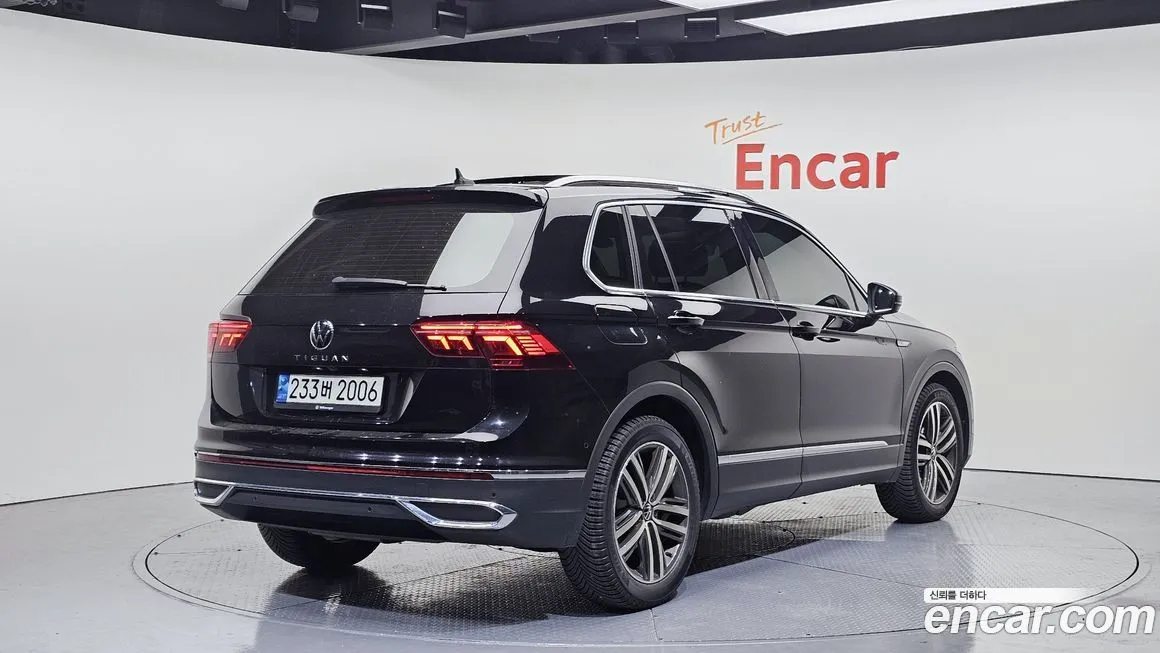 Volkswagen Tiguan — фото 2