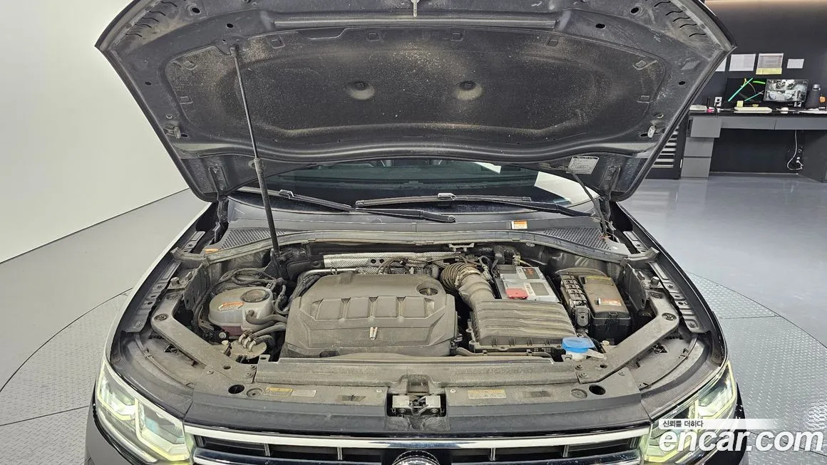 Volkswagen Tiguan — фото 6