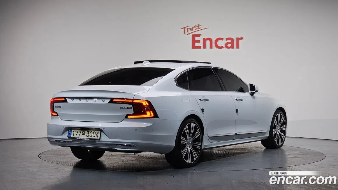 Volvo S90 2023 из KR, фото 2