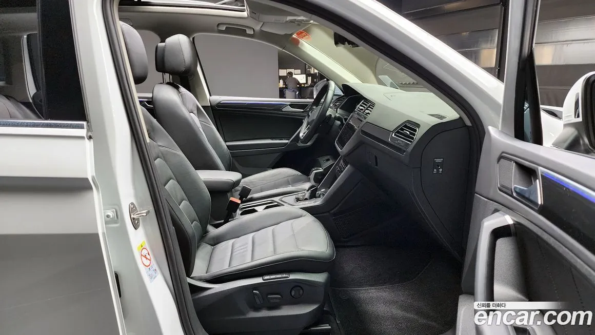 Volkswagen Tiguan — фото 10