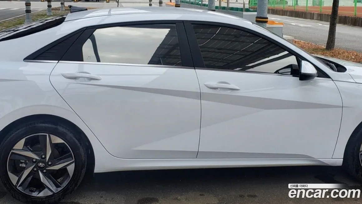 Hyundai AVANTE — фото 5