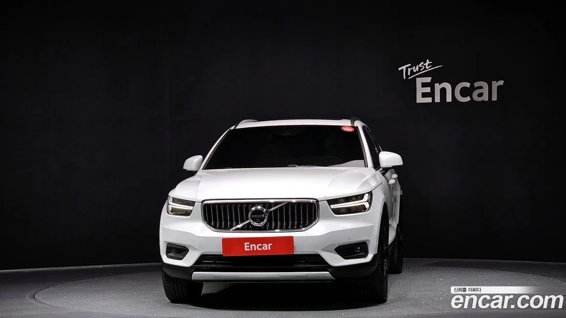 Volvo XC40 — фото 3