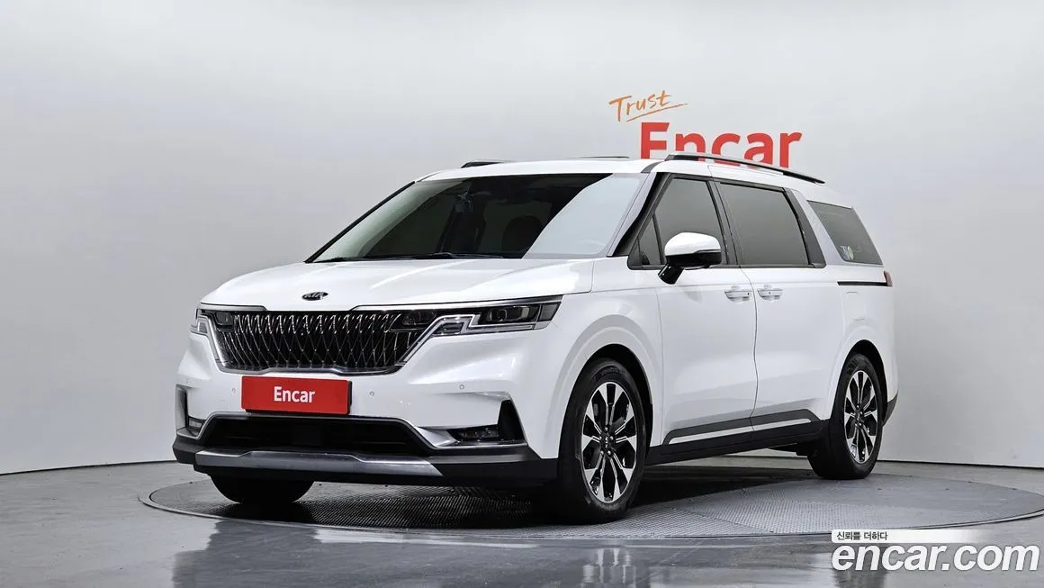 Kia Carnival — фото 1