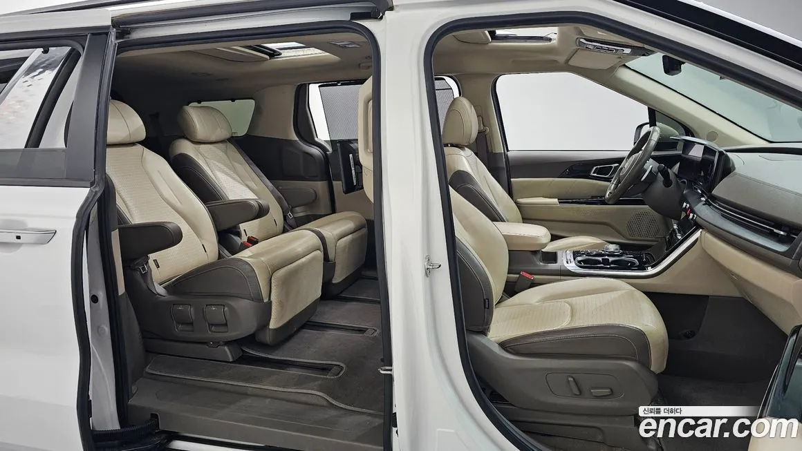 Kia Carnival — фото 10