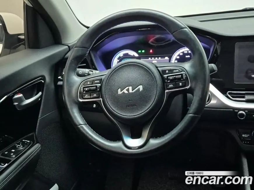 Kia Niro — фото 10