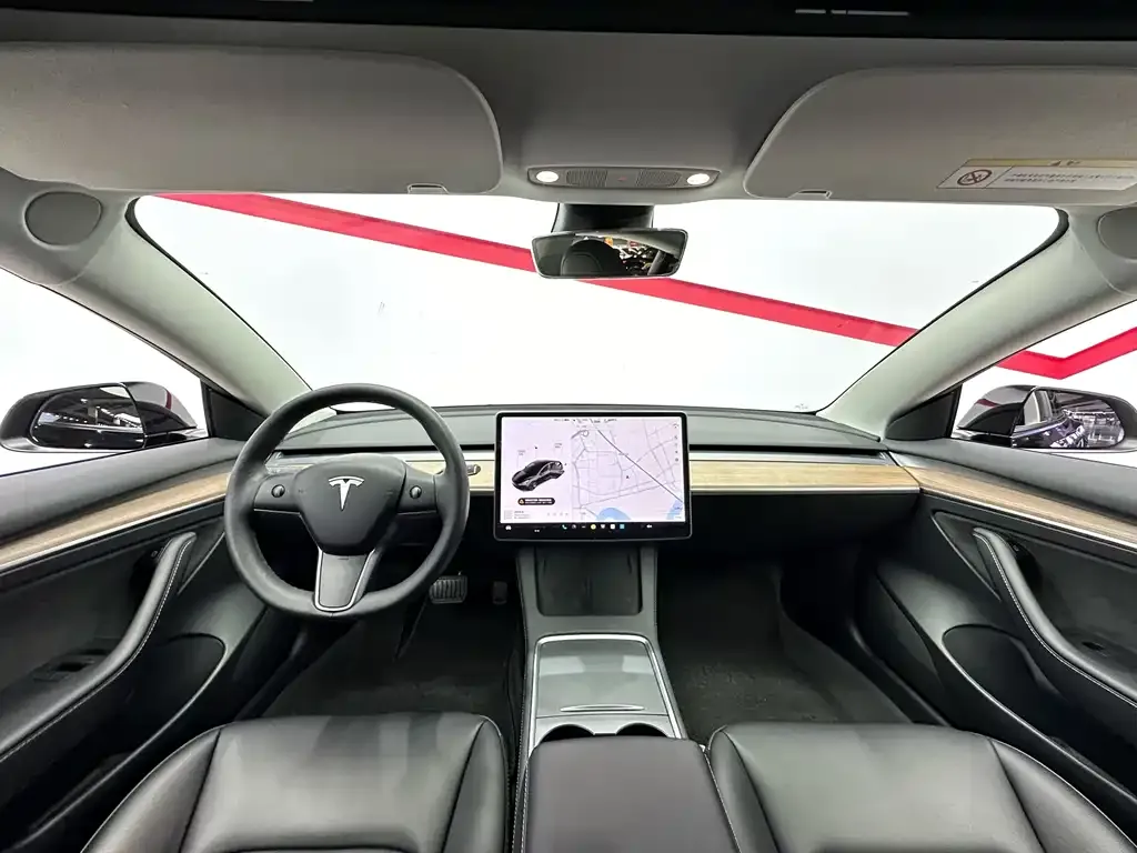 Tesla Model 3 — фото 7