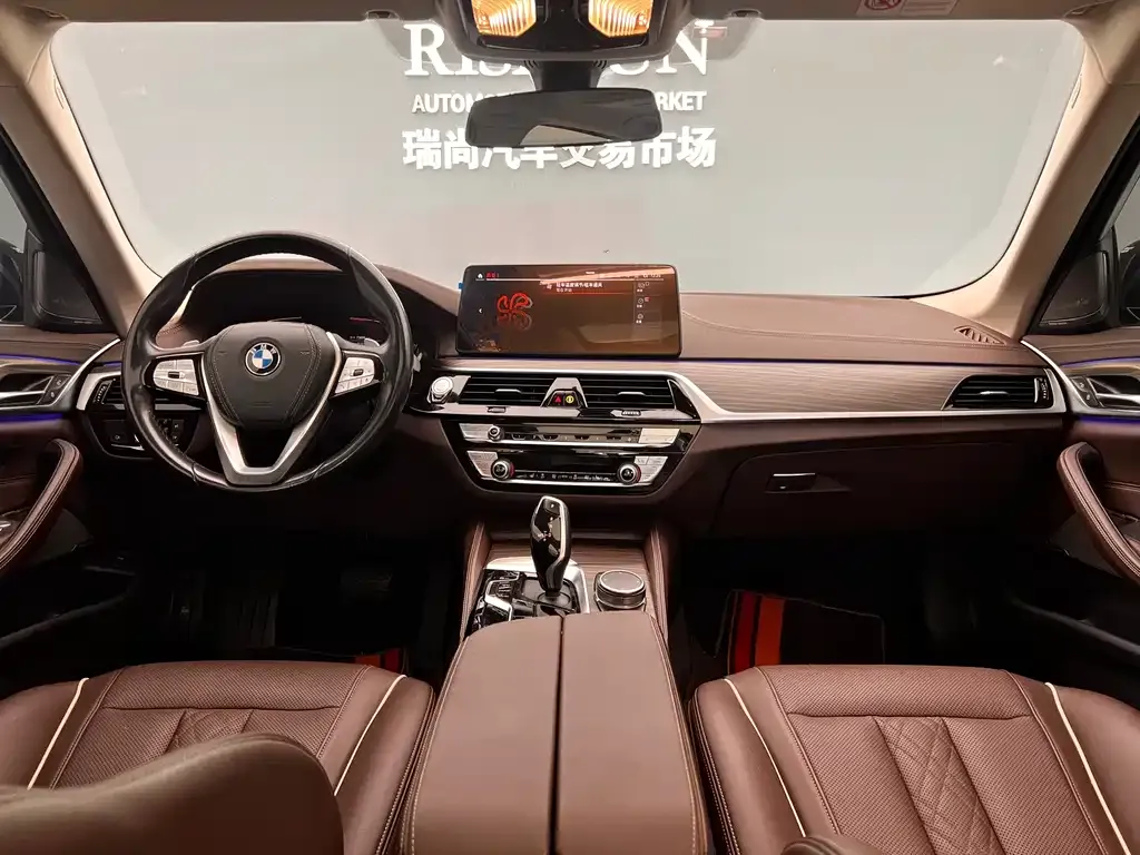 BMW 5 Series 2023 из CN, фото 5