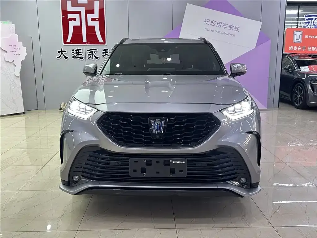 Toyota Crown Kluger 2022 из CN, фото 1