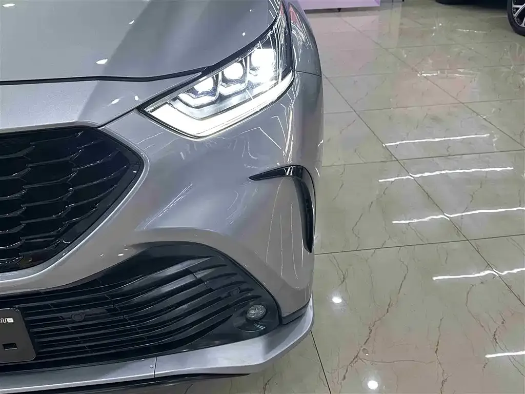 Toyota Crown Kluger 2022 из CN, фото 7