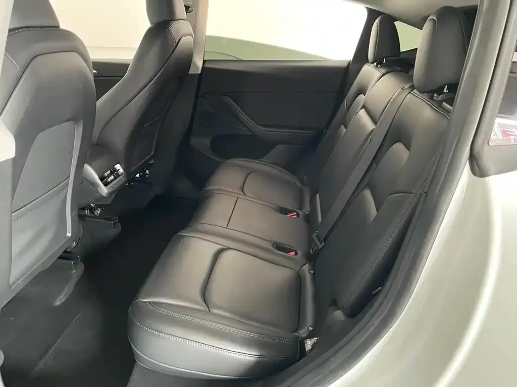 Tesla Model Y 2023 из CN, фото 8