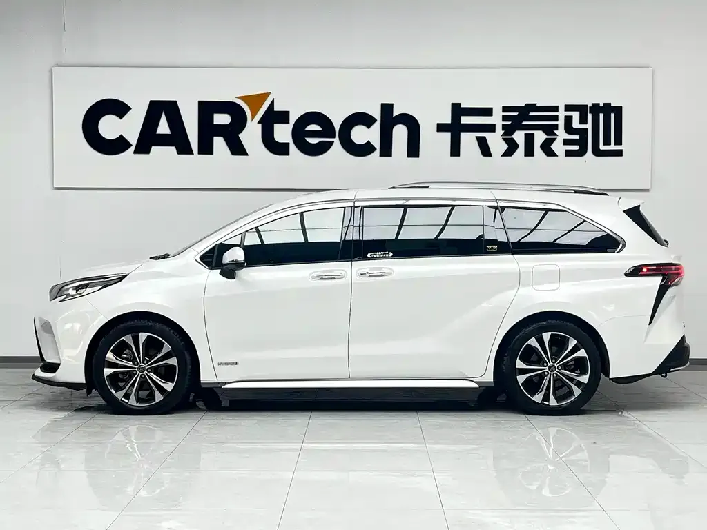 Toyota Granvia 2023 из CN, фото 3