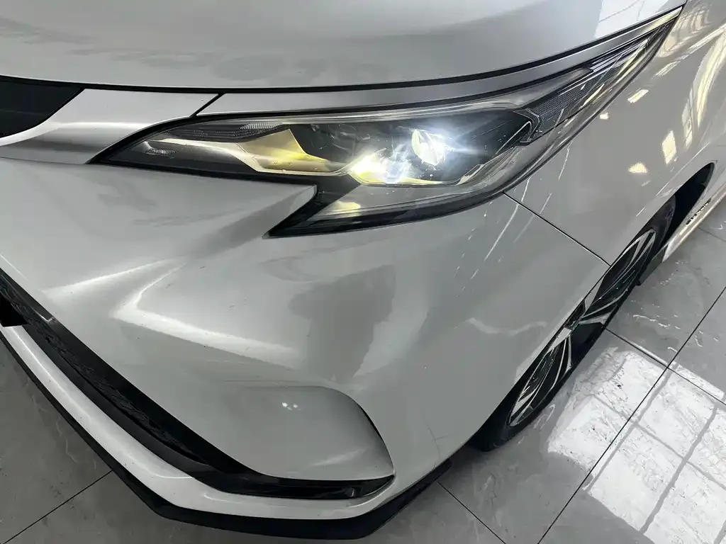 Toyota Granvia 2023 из CN, фото 6