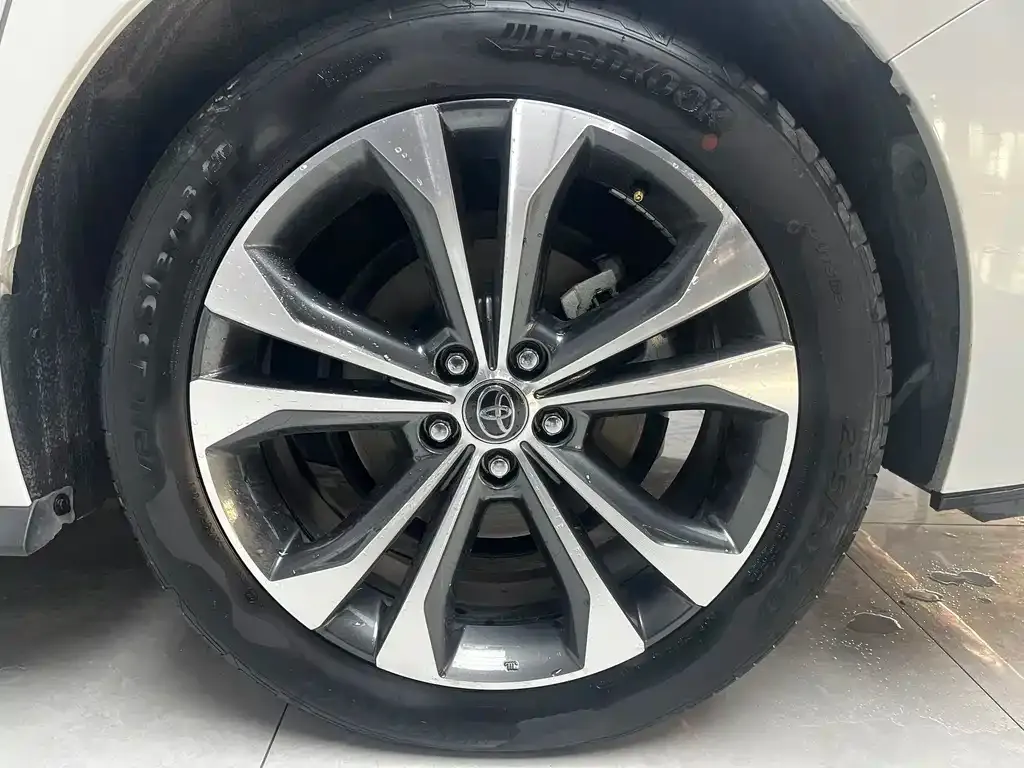 Toyota Granvia 2023 из CN, фото 7
