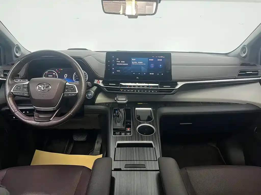Toyota Granvia 2023 из CN, фото 9