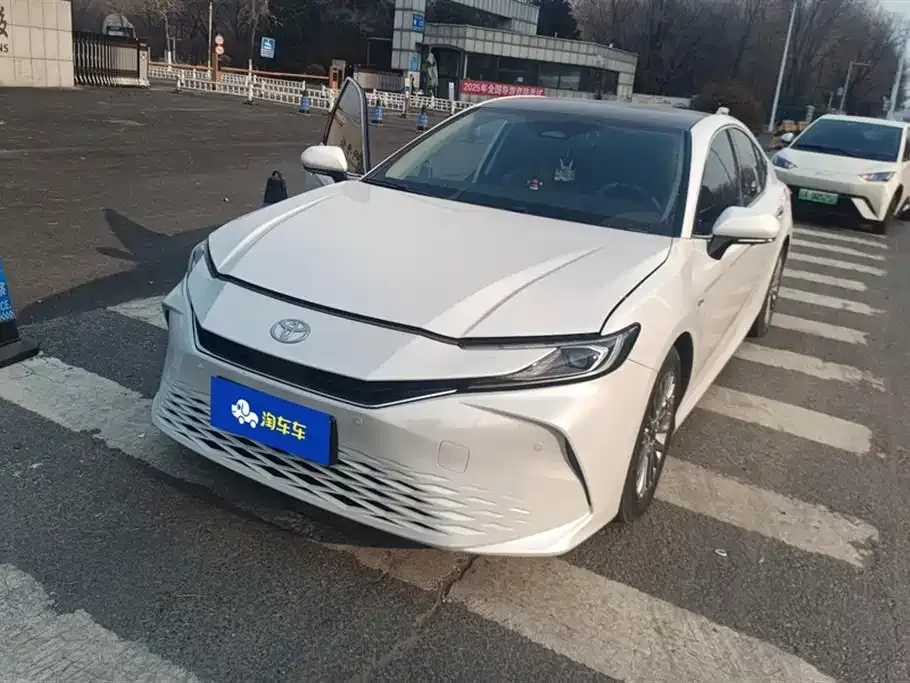 Toyota Camry 2024 из CN, фото 2