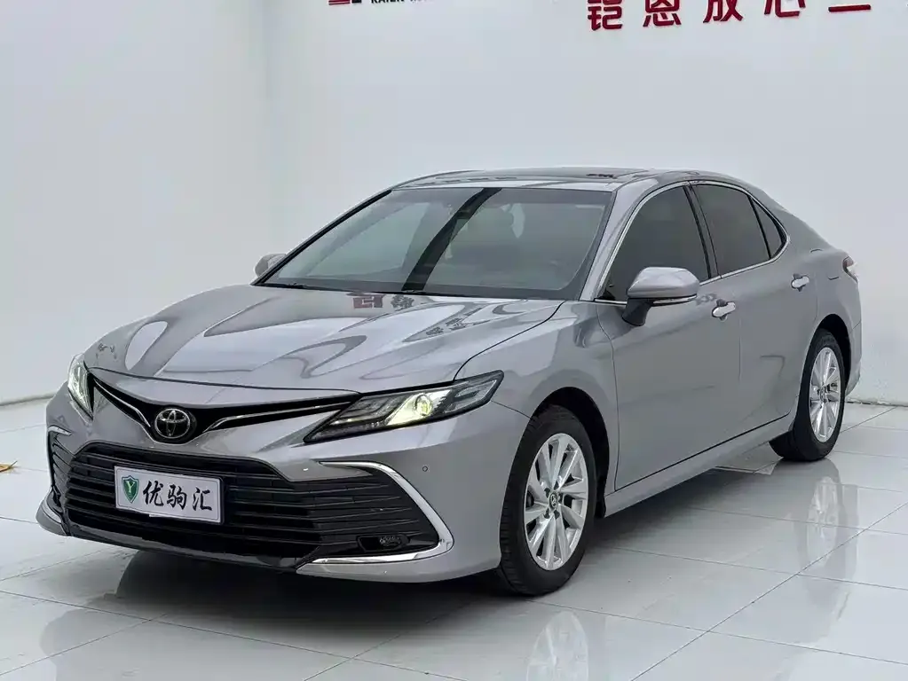 Toyota Camry 2023 из CN, фото 1