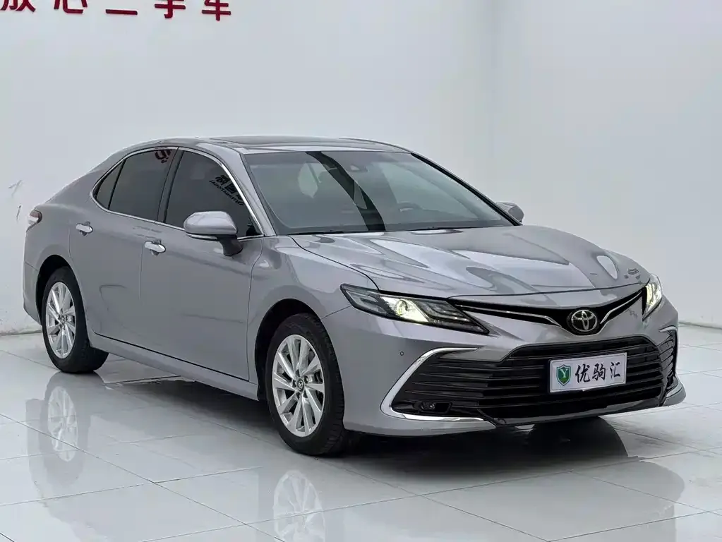 Toyota Camry 2023 из CN, фото 2