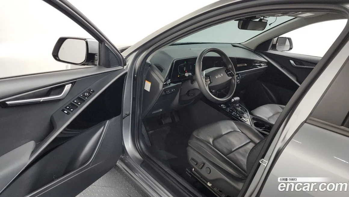 Kia Niro — фото 10