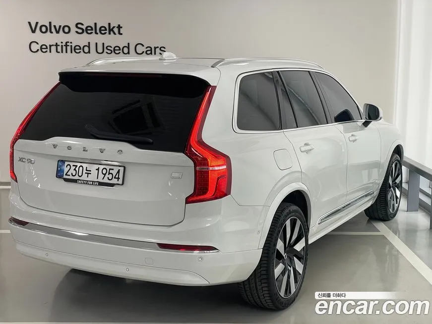 Volvo XC90 2024 из KR, фото 2