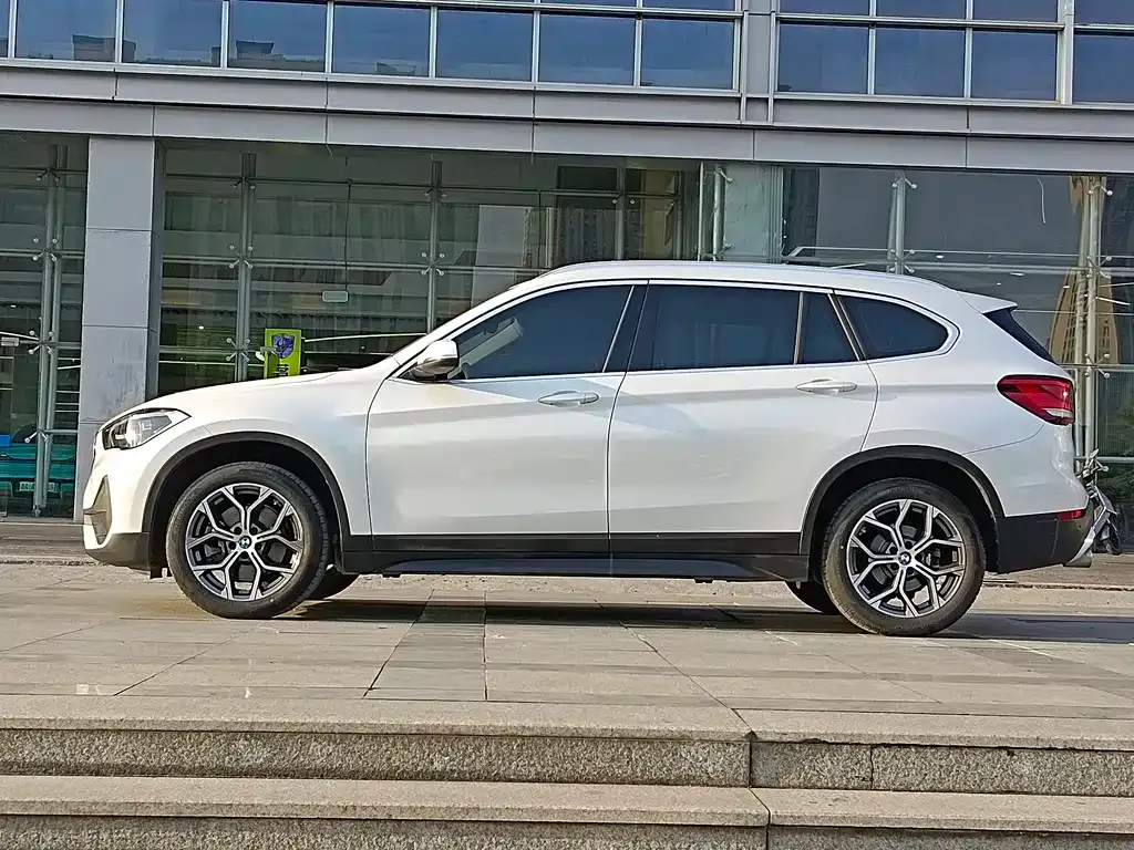 BMW X1 — фото 5