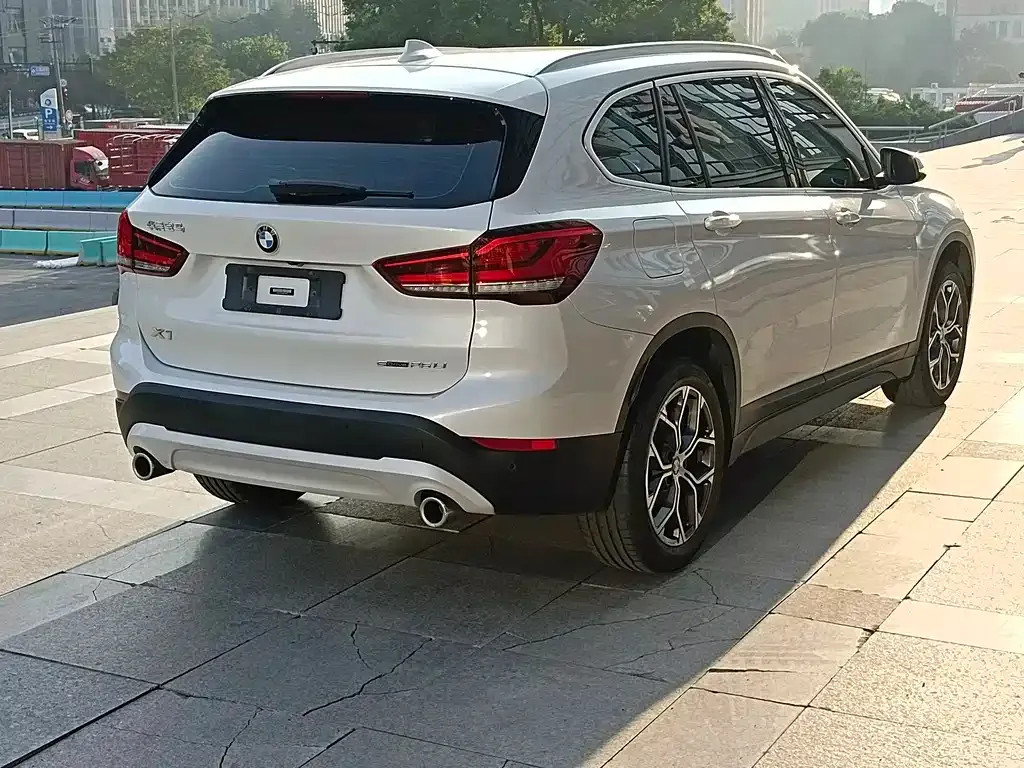 BMW X1 — фото 8