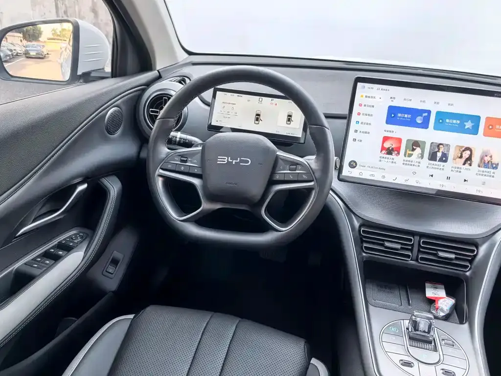 BYD Seal 05 DM-i — фото 6