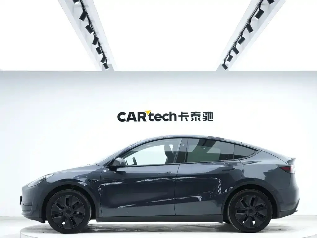 Tesla Model Y 2024 из CN, фото 2