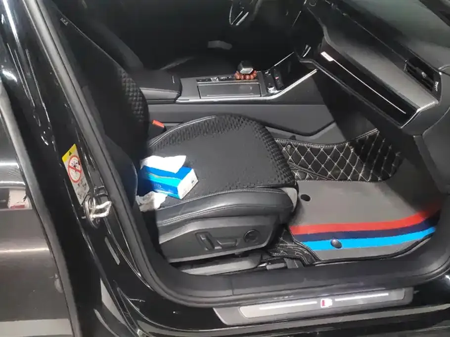 Audi A6L 2022 из CN, фото 8
