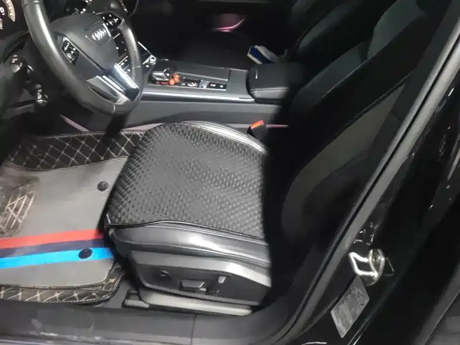 Audi A6L 2022 из CN, фото 9