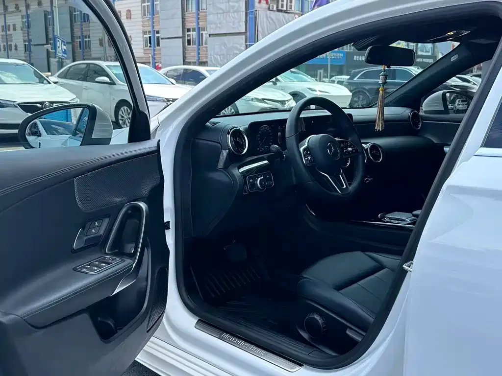 Mercedes-Benz A-Class 2022 из CN, фото 9