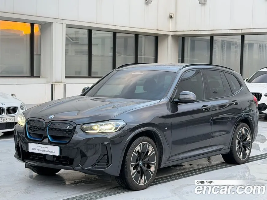 BMW iX3