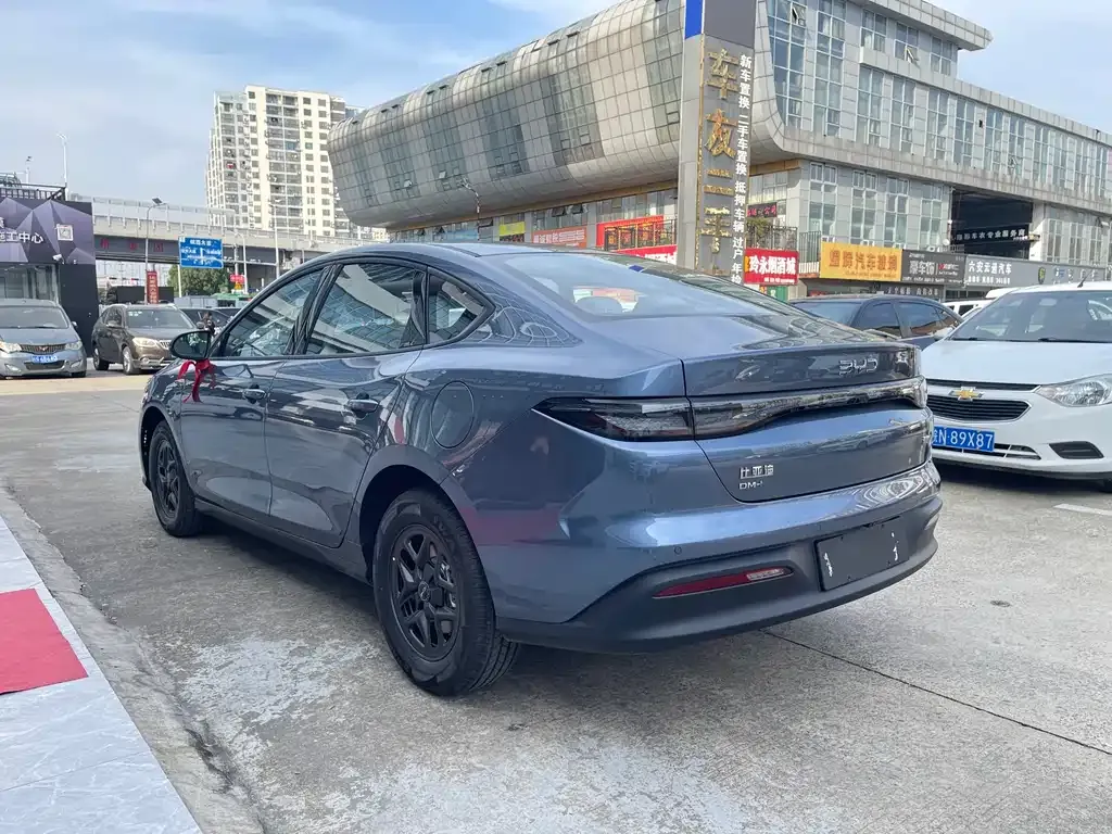 BYD Seal 05 DM-i — фото 10