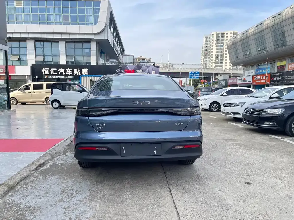 BYD Seal 05 DM-i — фото 8